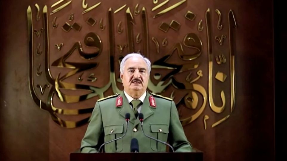 Polní maršál Chalífa Haftar kandiduje na libyjského prezidenta